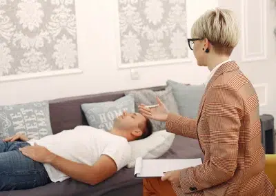 Comment gagner sa vie en devenant praticien en HYPNOSE ?